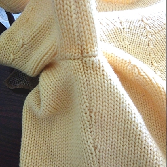 Talbots Wool 100% Knit Butter Yellow Pullover Sweater  Sz S - Picture 7 of 15